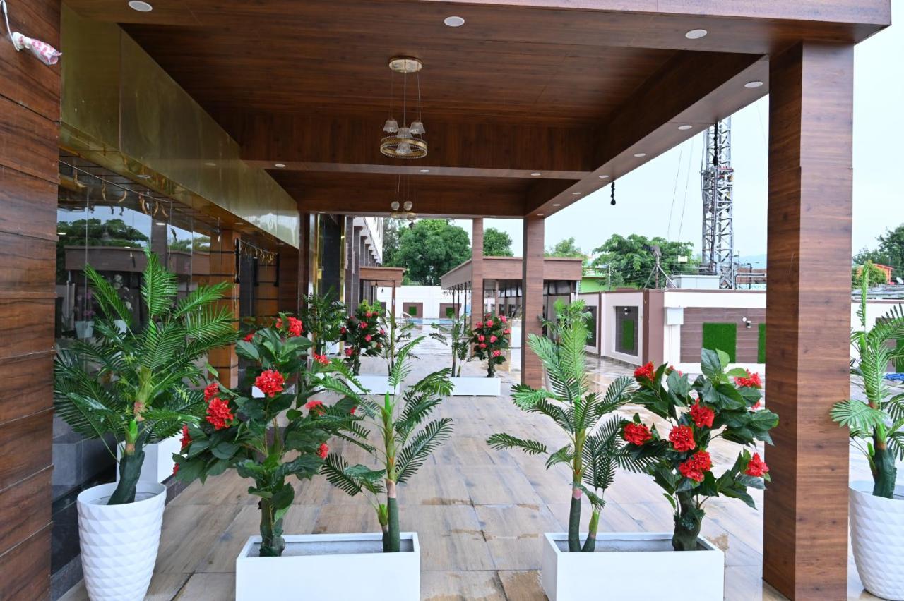 Hotel Vasdaa Grand Dehradun Exterior photo