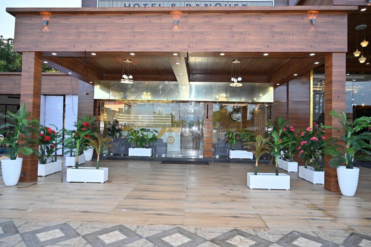 Hotel Vasdaa Grand Dehradun Exterior photo